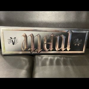 Kat Von D Metal/Matte Palette